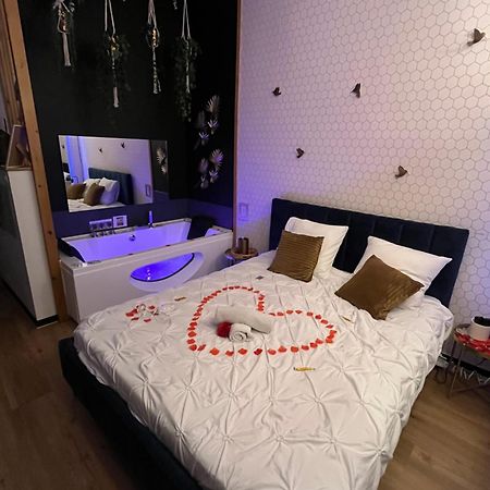 Suite Romantique Avec Sauna Et Balneo Privatifs Au Barcares Le Barcarès Buitenkant foto